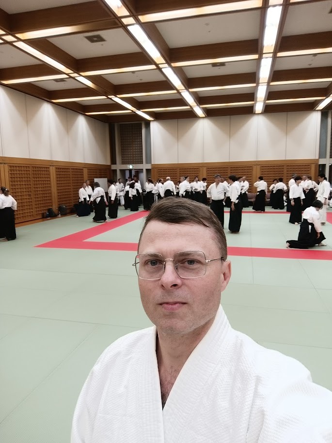 דימה צ'ולקין בדוג'ו המרכזי באוסקה, יפן